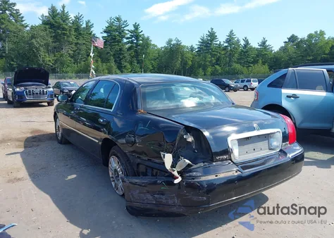 2011 Lincoln Town Car Executive L из США, поврежденный, VIN 2LNBL8EV6BX761988